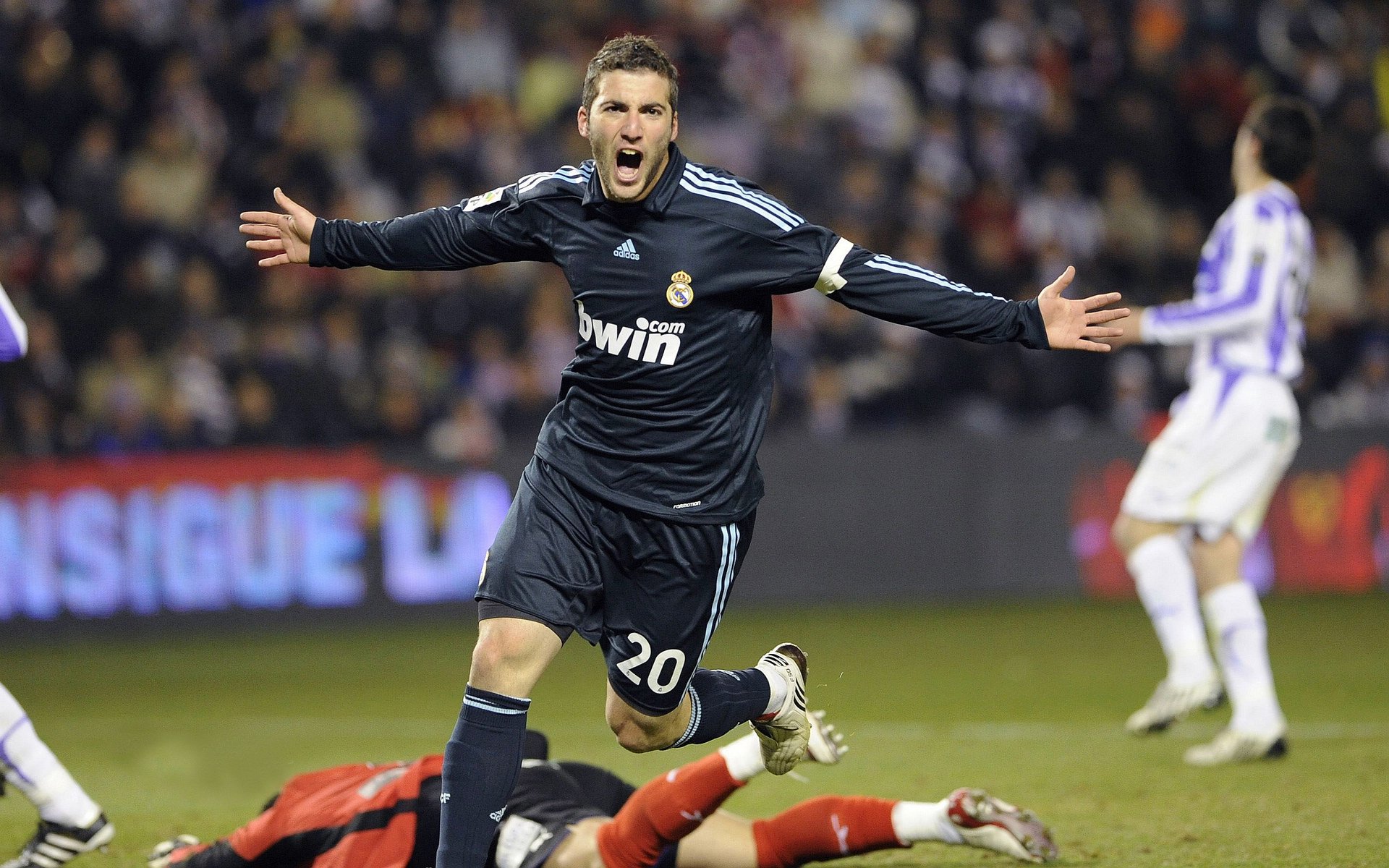 华体会体育官方-《PUBGMobile“星际荣耀”全国大赛火热开启!荣耀之战,等你来战》