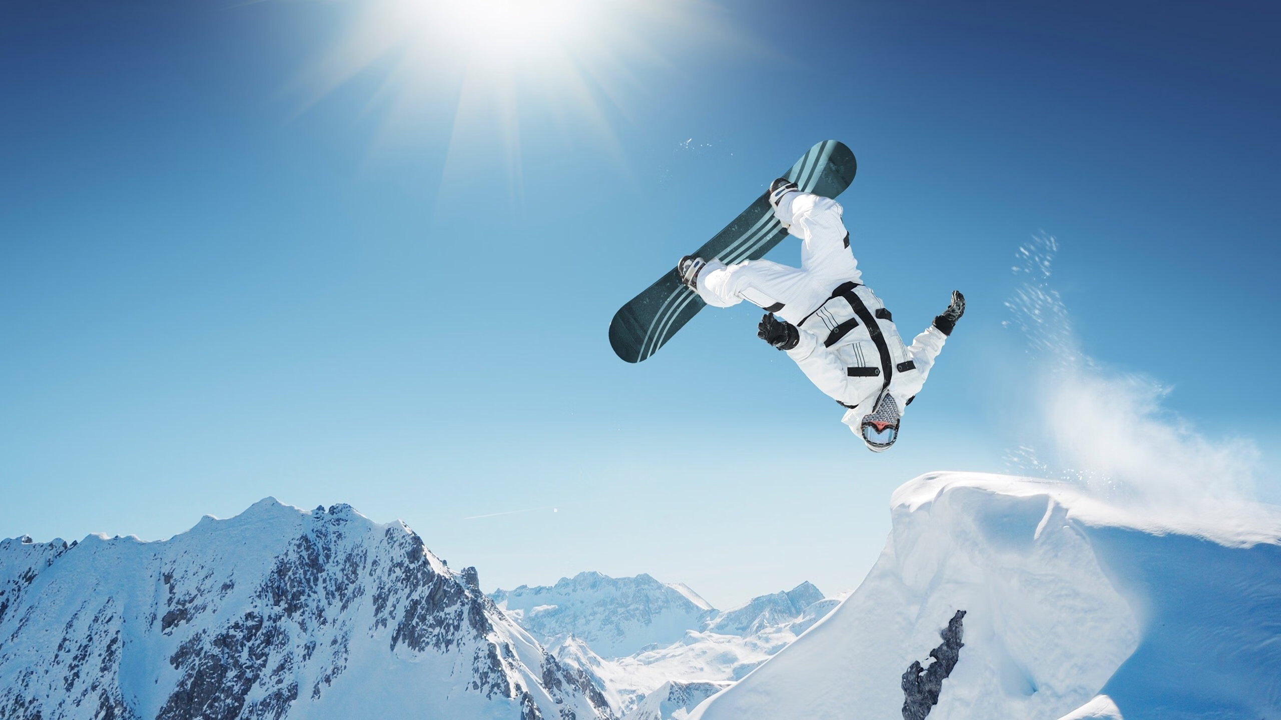 华体会体育网站入口-曼联2-2热刺成笑话？拜仁两大神拉满场面更炸，曼联2比1热刺